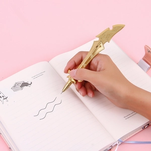 Creative gold sword-shaped gel pen 0.5mm black ink, stylish metal writing pen ornament