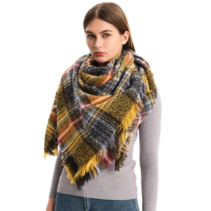 Thick plaid shawl scarf with classic tartan pattern and soft fringe tassels for winter