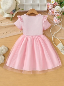 Robe princesse rose pour fille avec corsage côtelé et manches à volants élégantes