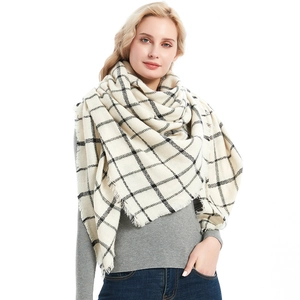 Plaid cashmere-feel scarf with black patterns and soft fringes for women