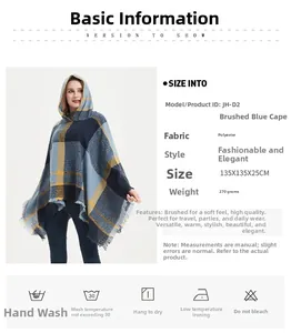Detailansicht vom karierten Kapuzenponcho mit Fransen aus blau-gelbem Schlingengarn