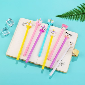 Penne gel creative a forma di animali con unicorno e panda su un taccuino