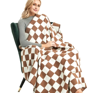 Checkerboard Pattern Knit Shawl Blanket Soft Cashmere-Like Oversized Warm Throw For Sofa Office Travel Women Winter Wraps Decor