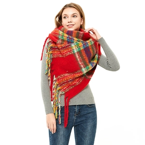 Sciarpa calda spessa da donna con motivo a quadri colorati e frange lunghe invernali