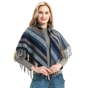 Grande sciarpa invernale a righe da uomo con nappe e morbida trama in maglia cashmere