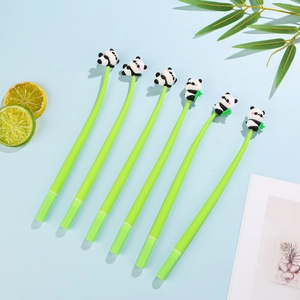Bolígrafos de gel de panda con barriles verdes ondulados y pandas 3D de silicona