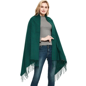 Classic green and black plaid cashmere shawl for women with soft tassel edges