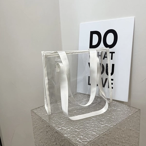 Transparent PVC Tote Bag Large Capacity Waterproof Jelly Shoulder Handbag For Women Travel Beach Casual Minimalist