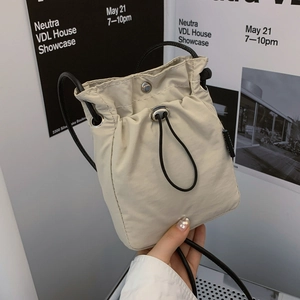 Damen Leichte Nylon Handy Umhängetasche Mini Kordelzug Schultertasche Kleine Mode Lässige Handtasche Für Den Täglichen Gebrauch