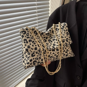 Sac à Épaule Imprimé Léopard Mode pour Femmes Chaîne Dorée Toile Sac Bandoulière Carré Rabat Sac à Main Casual Quotidien