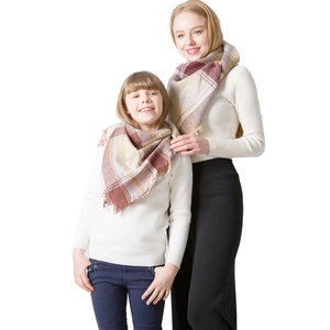 Ensemble d'écharpes à carreaux parent-enfant avec franges en beige et rouge vin