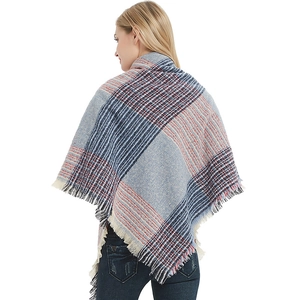 Écharpe à carreaux pour femme en bleu et orange avec détails de franges épaisses