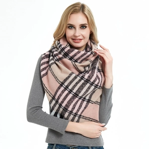 Pink and beige plaid tassel scarf made of soft textured yarn for autumn and winter