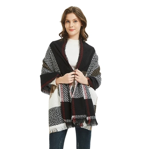 Oversized retro plaid scarf for men and women with tassels and soft knit texture