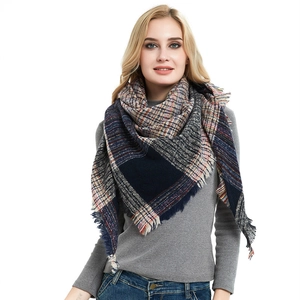 Pañuelo Triangular a Cuadros Clásico para Mujer Bufanda de Poliéster Cálida Con Flecos de Borlas para Atuendos Casuales
