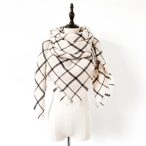 Classic black and white checkered scarf with thick knit cashmere feel and fringe edge