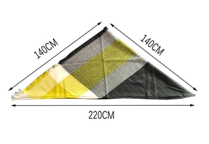Detailed size chart of the color-block tassel shawl with dimensions 220cm by 140cm