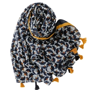 Bohemian dark blue linen-feel scarf with fan-shaped floral print and tassel trim