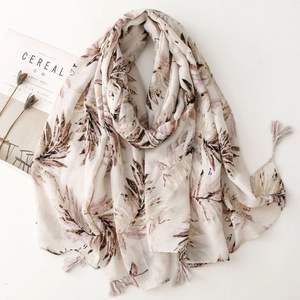 Fashion Scarf Shawl Polyester Fiber Cotton Linen Feel Botanical Leaf Print Elegant Tassels For Women Wrap