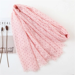Écharpe en coton et lin rose avec petits cœurs rouges et bords à franges