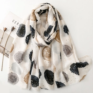 Écharpe légère beige avec motifs de points d'encre et dorures pour châle de voyage femme