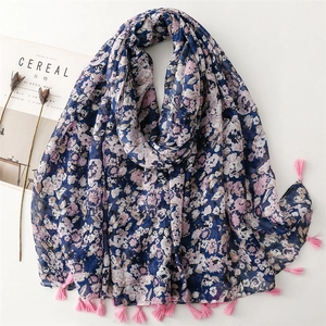 Sciarpa Floreale da Donna in Voile di Poliestere Scialle Sottile Blu Rosa Stampa Fiori Nappina Avvolgente Vacanza Spiaggia Protezione Solare