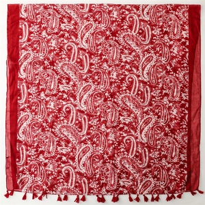 Écharpe légère à motif paisley rouge et blanc avec pompons au style bohème