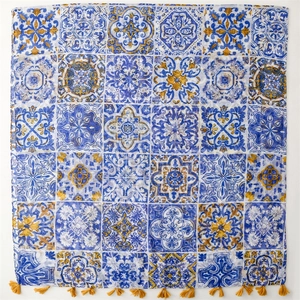 Écharpe bohème à motifs carreaux bleus et pompons jaunes en tissu léger et aéré