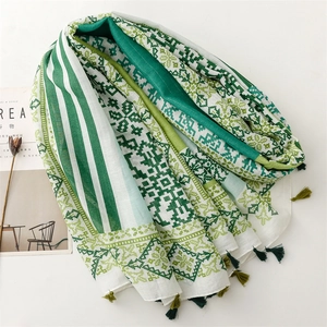 Bohemian green geometric sunscreen shawl with fringe and silver thread for travel