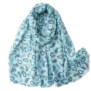 Écharpe élégante bleu clair à motif cachemire doré avec bords effilochés pour femmes