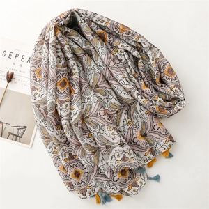 Retro paisley print sun protection shawl with colorful tassels for ethnic style travel