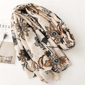 Écharpe aspect lin avec imprimé pivoine vintage et bords effilochés sur fond blanc