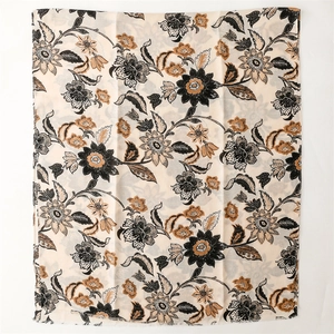 Écharpe en coton-lin au motif floral pivoine rétro avec bordures effilochées en beige