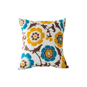 Vierkante kussenhoes met bloemenborduurwerk en boho madeliefjes op witte canvas stof