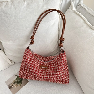 Modische rot-weiß karierte Tweed-Schultertasche mit braunem geknotetem Lederriemen