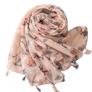 Sciarpa morbida in cotone e lino con stampa floreale rosa e grigia e bordi a nappa