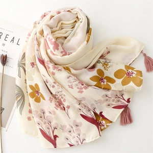 Écharpe élégante à imprimé fleuri avec glands roses en ton beige crème et coton
