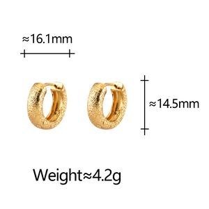 Detailed size specifications for gold geometric matte hoop earrings with dimensions
