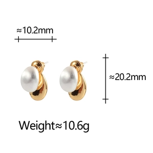 Detail showing dimensions of two-tone matte earrings, 20.2mm height and 10.2mm width