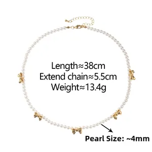 Dettaglio collana di perle da 4mm con ciondolo a fiocco dorato e chiusura regolabile