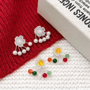 New Chinese vintage flower pearl earrings set with elegant translucent white petals
