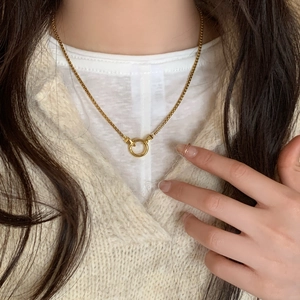 Minimalist 18k gold plated stainless steel necklace with a circular ring clasp pendant