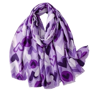 Écharpe violette douce avec motif cœur et bords effilochés pour femmes élégantes