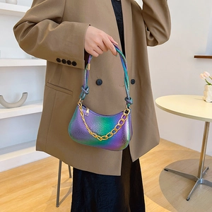 Chic gradient faux-leather handbag with snake texture and gold chain strap detail