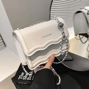 Fashion Women PU Leather Scalloped Flap Shoulder Bag With Chain Strap And Metal Ball Decor Solid Color Daily Crossbody Bag
