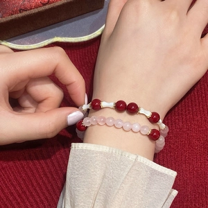 Handgefertigtes Naturstein-Perlenarmband im Vintage-Stil mit roten und rosa Perlen