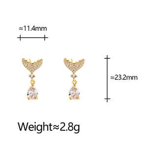 Boucles d'oreilles queue de sirène étincelantes avec zircone cubique goutte d'eau