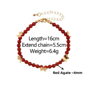 Détail du bracelet papillon en agate rouge montrant la longueur et le fermoir doré