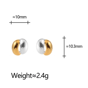 Detailed view of two-tone metal earrings with dimensions 10mm x 10.3mm and weight 2.4g