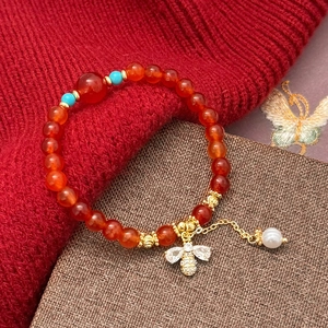 Bracelet Perlé Agate Rouge Turquoise Perle Eau Douce Pendentif Abeille Zircon Bijoux Style Vintage Cadeau Femmes